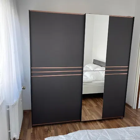 With Privat Parking Near Stuttgart Airport, Messe, Stuttgart Daire