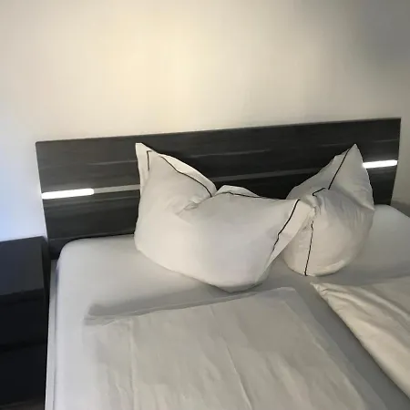 With Privat Parking Near Stuttgart Airport, Messe, Stuttgart Apartment *